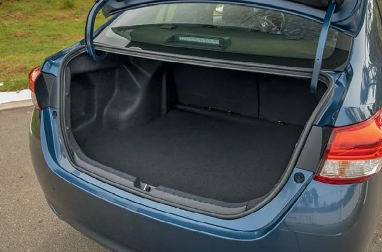 Exemplo de carro Sedan
